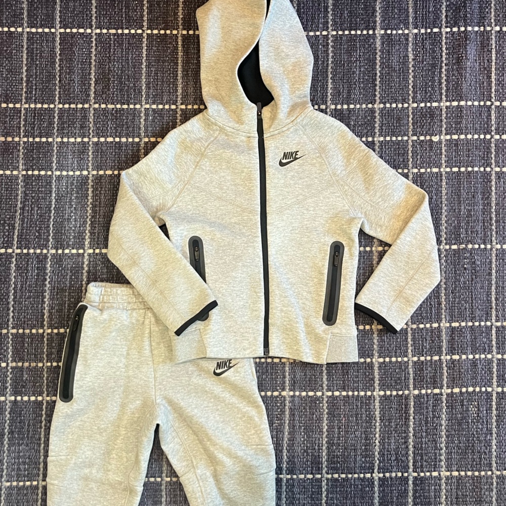 Nike Toddler Tech Fleece 2-Piece Full-Zip Set (4T) - Gray
